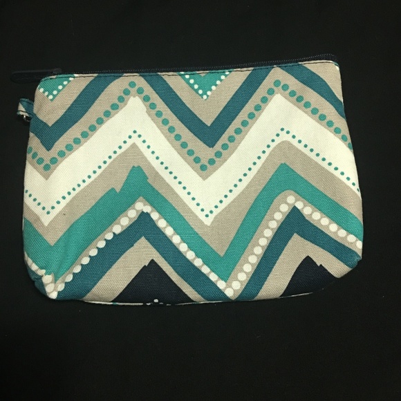 thirty-one Handbags - Teal Chevron Pouch